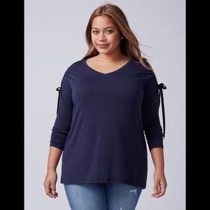 🦋🖤🦋NAVY COLD SHOULDER TEE W/VELVET TIES🦋🖤🦋